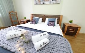Inn Home Apartments In Kiev Center